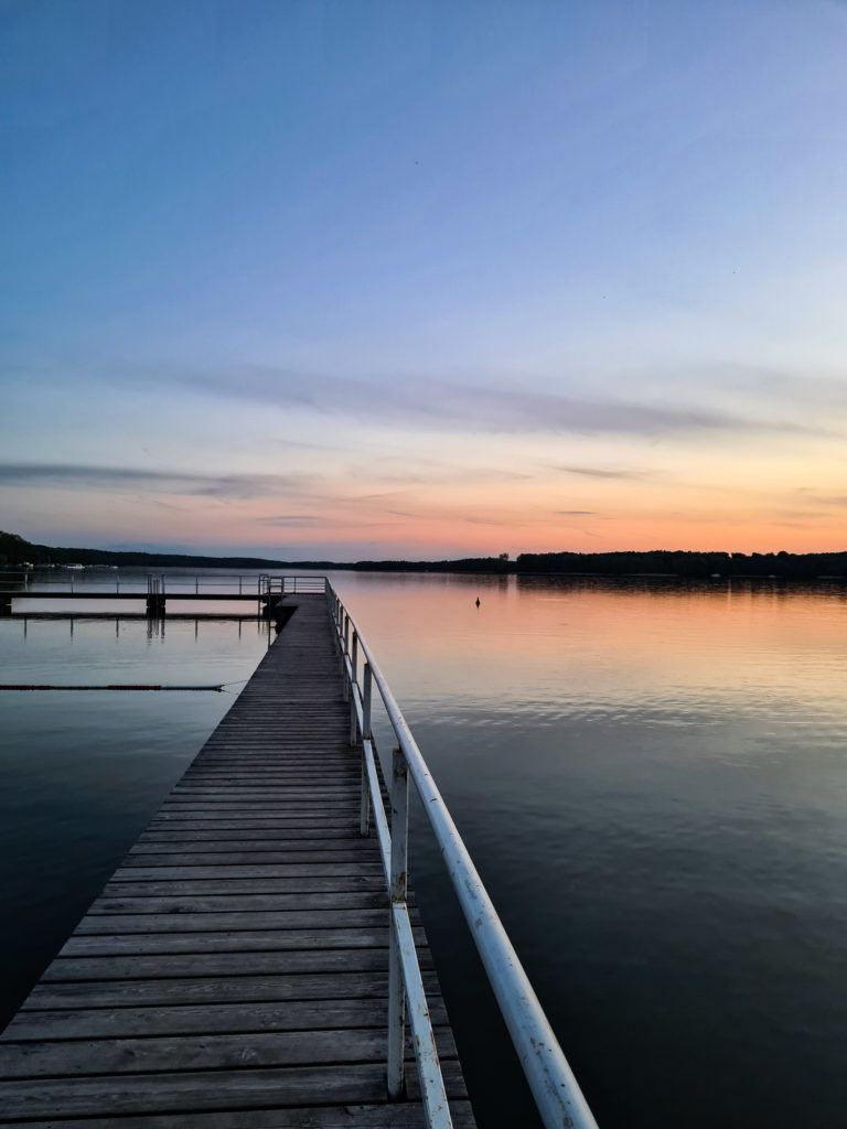 Steg_bei_Sonnenuntergang_am_Werbellinsee